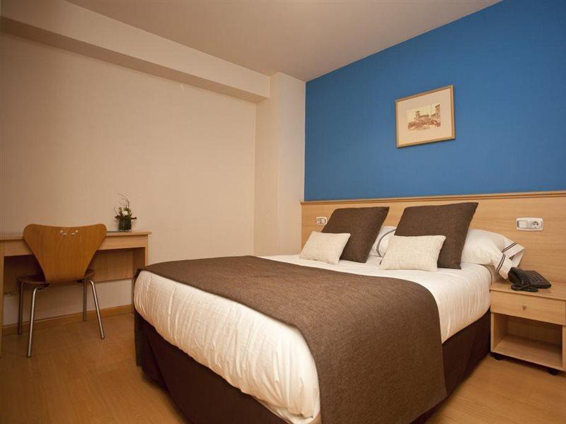 Hotel Metropol By Carris Lugo Buitenkant foto