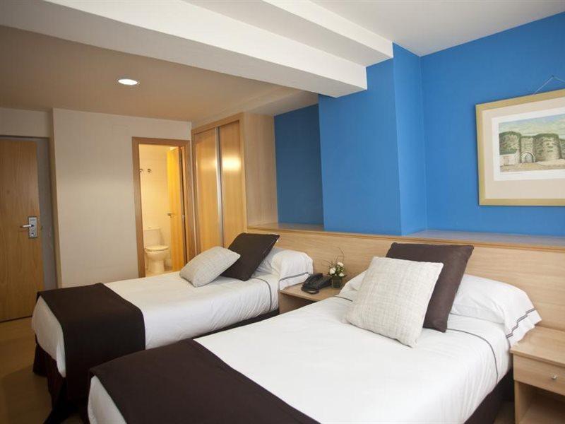 Hotel Metropol By Carris Lugo Buitenkant foto