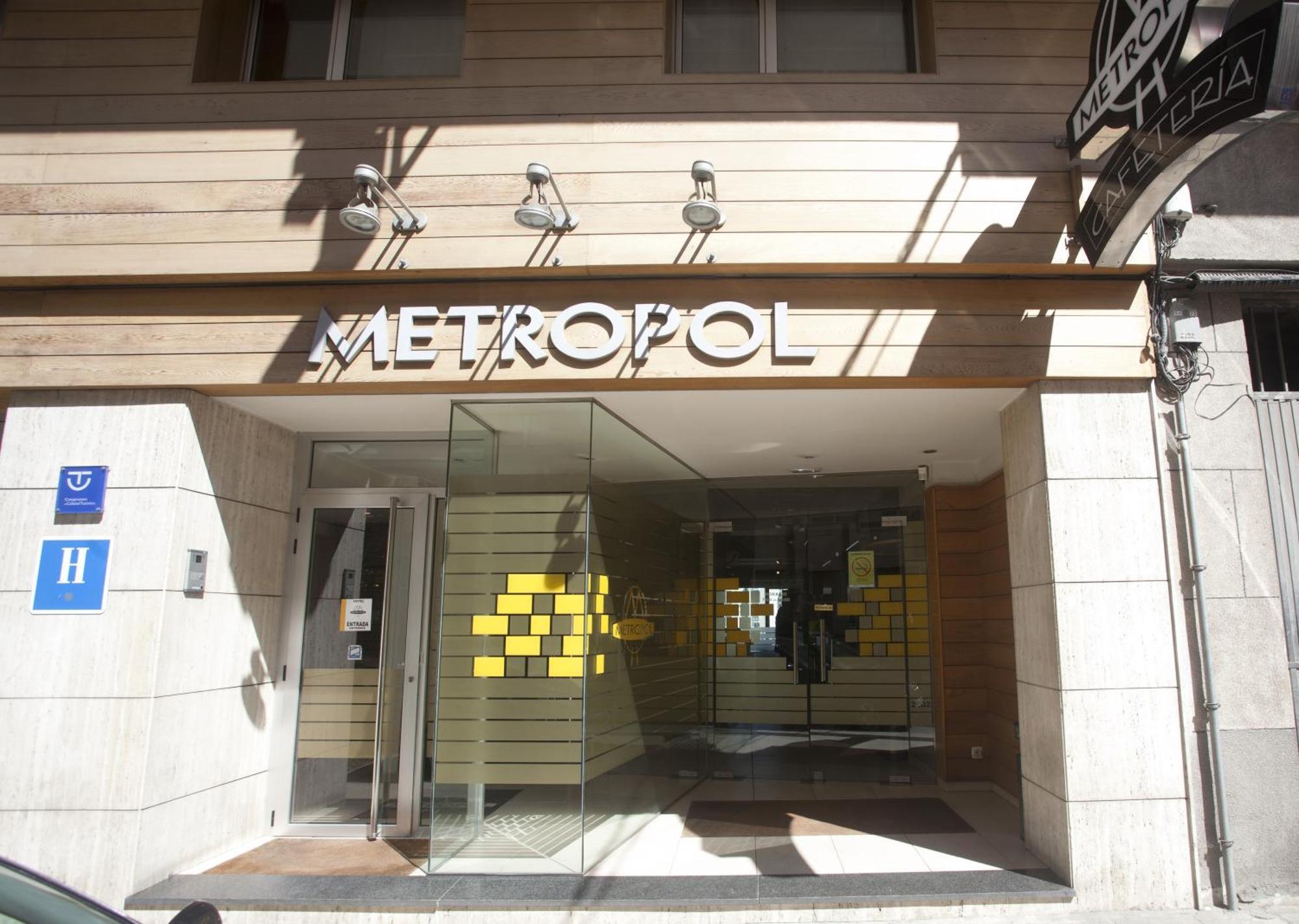 Hotel Metropol By Carris Lugo Buitenkant foto