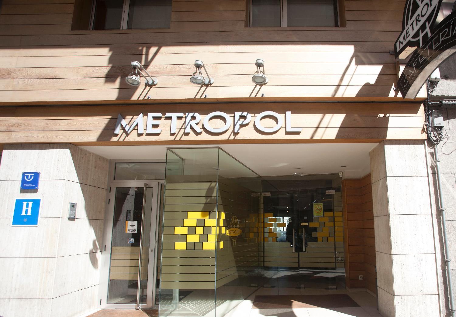 Hotel Metropol By Carris Lugo Buitenkant foto